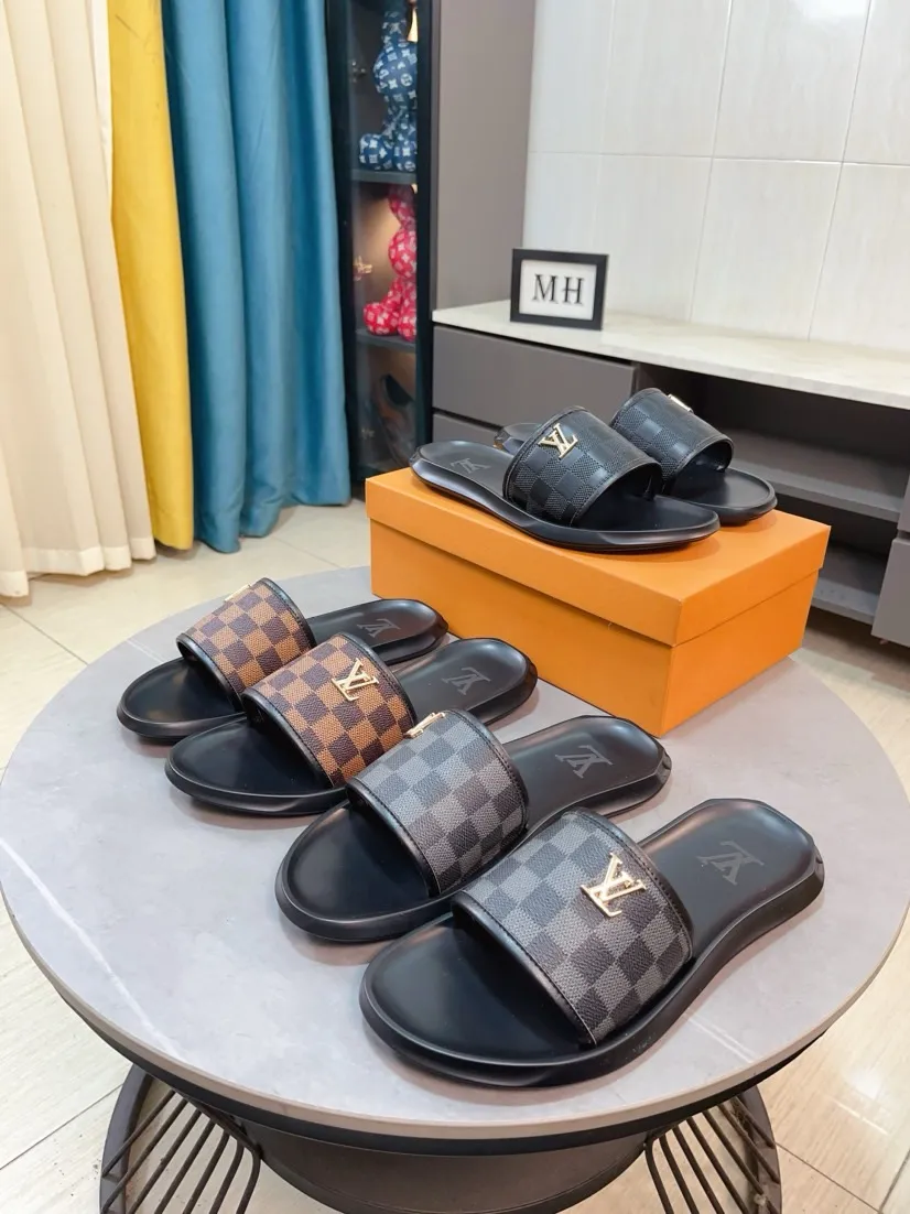 Men's shoes 💰260🌹🌹 (lv-Louis Vuitton) new men's sandals, high-end boutique, exquisite embossed logo decoration on the upper, fine workmanship, super soft soles, casual, loose and comfortable, a must-have in summer! \nsize：38-44